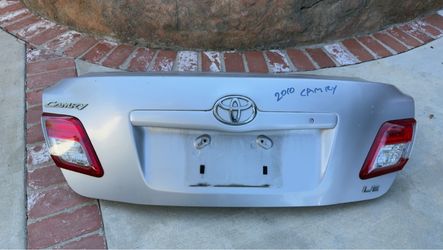 2010 Toyota Camry Trunk Lid Decklid Silver 1F7 - US Auto