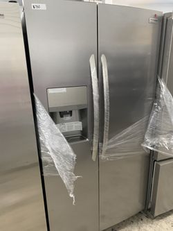 Frigidaire gallery side by side in stainless steel