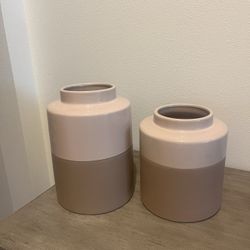 Beautiful Set Of 2 Ceramic Vases $15