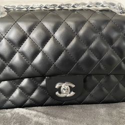 Black hand bag