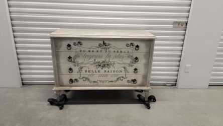 Dresser