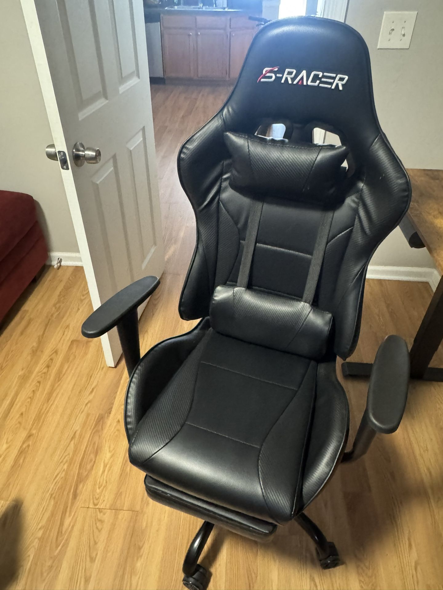 Gaming Chair Almost New