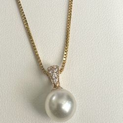 CLEARANCE SALE! Na a Hoku Pearl Factory rare Akoya green pearl set in 14k yellow gold pave’ diamonds pendant with adjustable chain