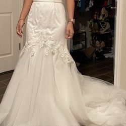 Wedding Dress Like New!! Size 2-4