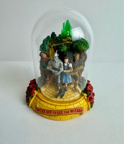 The Wizard of Oz “Over The Rainbow” Globe Emerald City Base music box