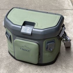 Otter Box Trooper 20