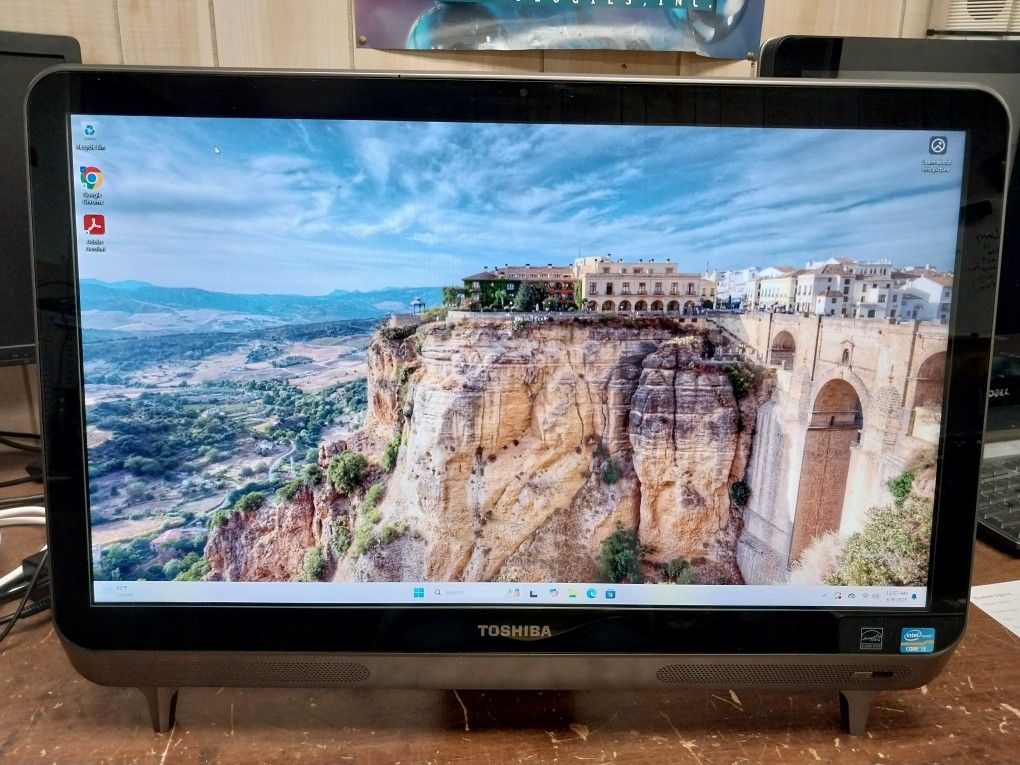 Toshiba 23" All-in-one Touchscreen Computer