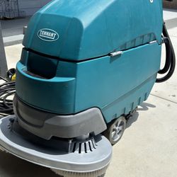 Tennant t5 Floor Scrubber 32 Inch 