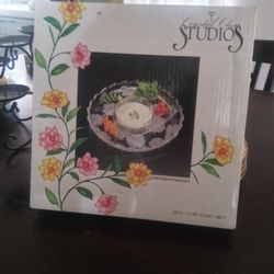 New. Crystal Clear Studios 2 Pc Chip & Dip Set