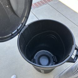 32 Gallon Trash Can 