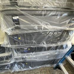 New queen sealy High End ! With boxspring!