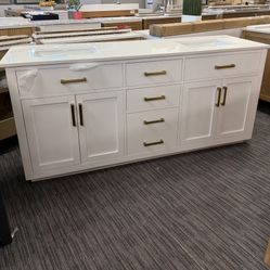 73” Bathroom Vanity In White 