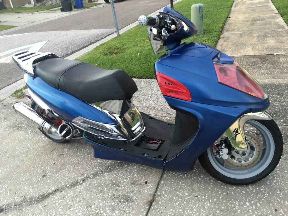 Døds kæbe ale Sørge over 150cc stretched out racing scooter with hayabusa body kit for Sale in  Brandon, FL - OfferUp