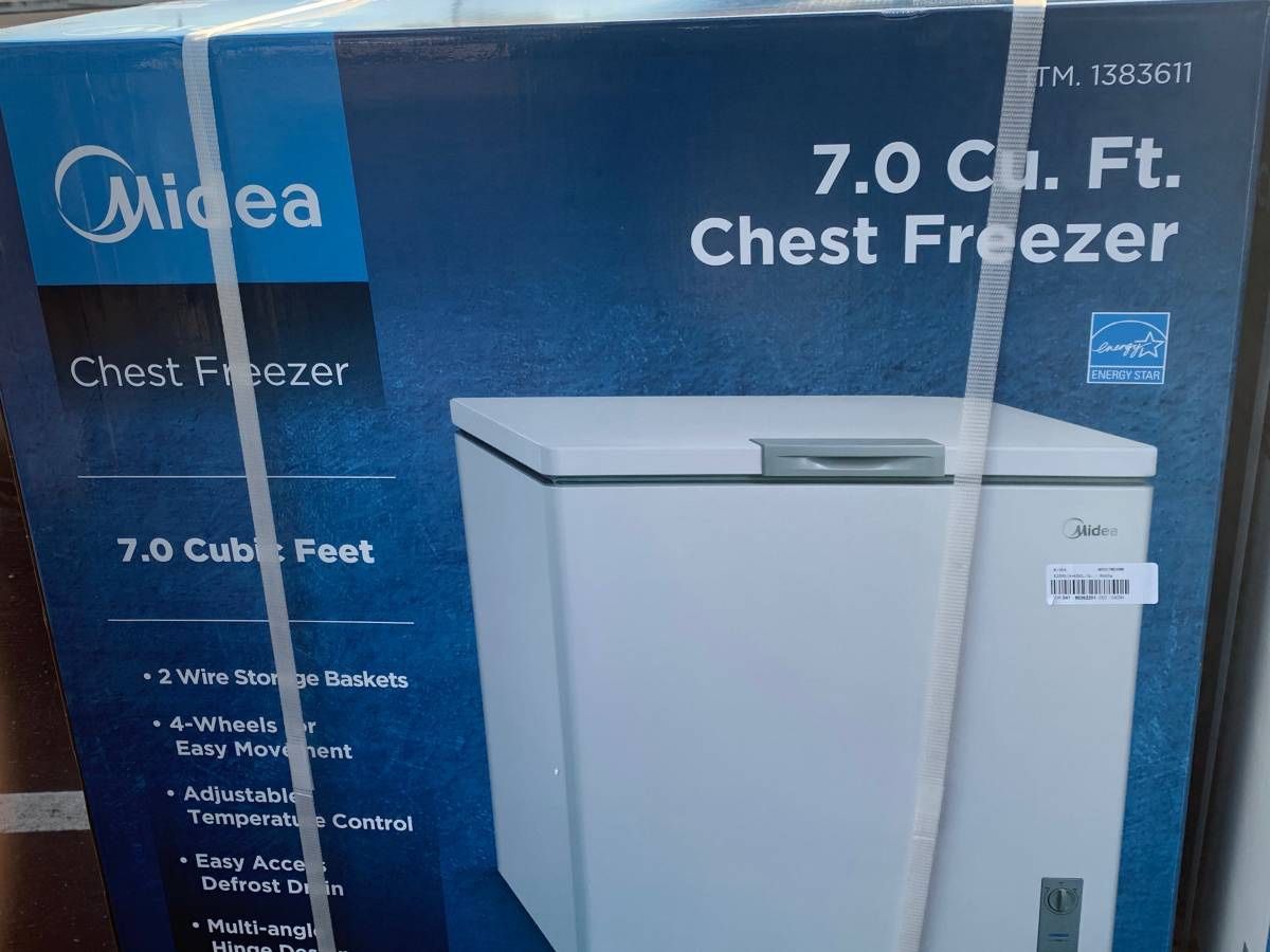 Midea 7.0 ft Chest Freezer New in Box