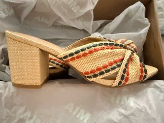 MIA size 7 BNIB