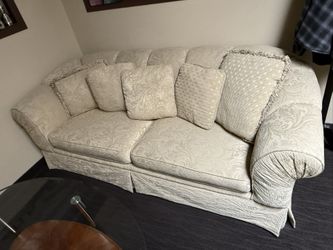 Couches & Coffee Table