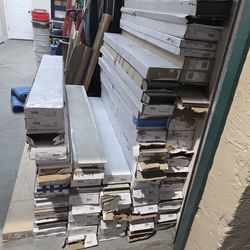 VINYL FLOOR IN BOXES