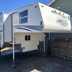 2011 Arctic Fox 811