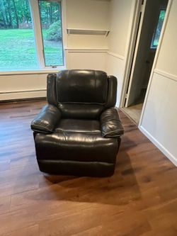 Leather recliner - electric