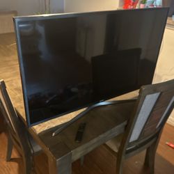 SMart Samsung Tv  With Remote Like New