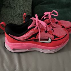 Size 7 Women’s Shoes 