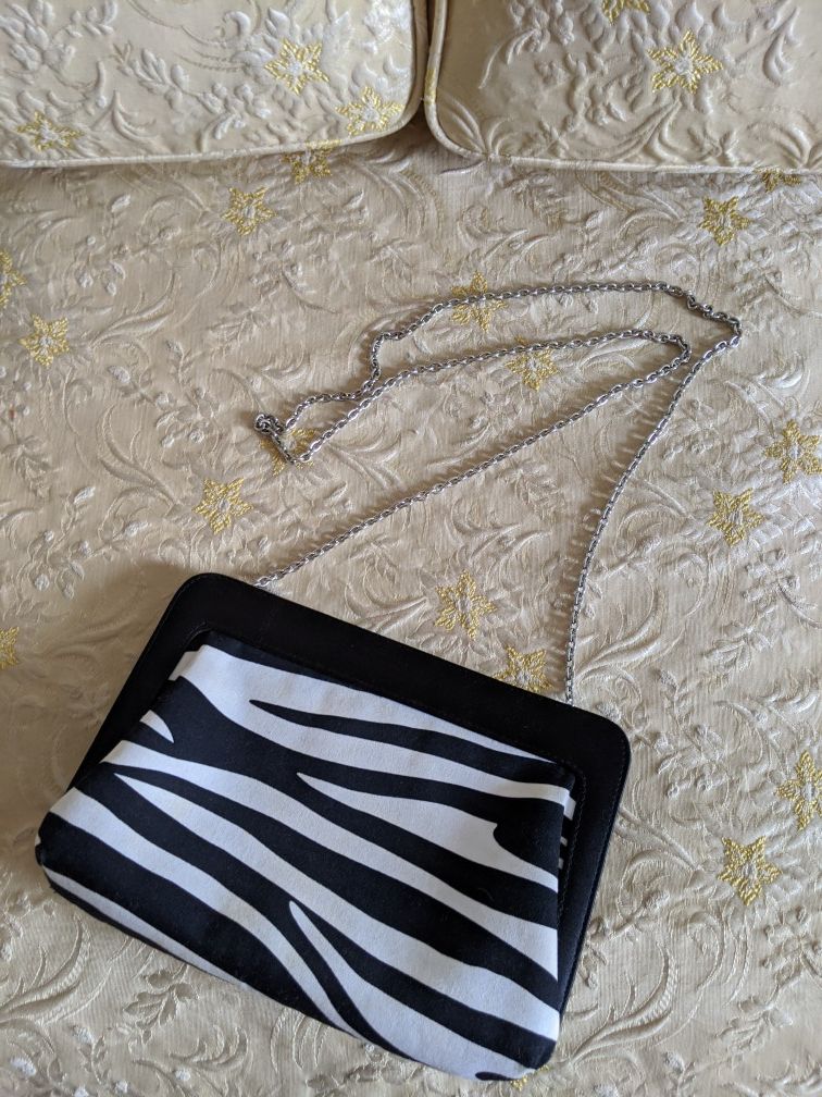 Zebra print magnetic purse
