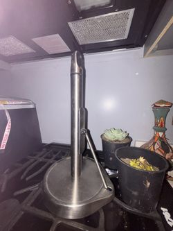 OXO Paper towel holder with easy tear