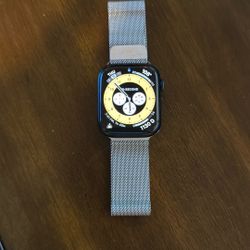 Apple Watch Series 8