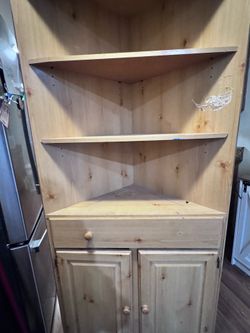 Corner shelf