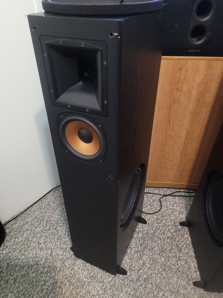 Klipsch  RP 3  Amplified Tower Speakers