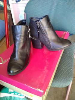 Bota negra zise 8 I medio