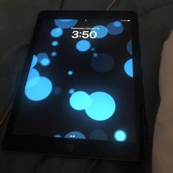 IPAD 128GB 5th gen CLEAN