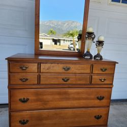 Antique T.F.I Thomasville Dresser With Mirror.