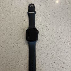 Apple Watch SE (GPS) (2nd Generation) 44mm case