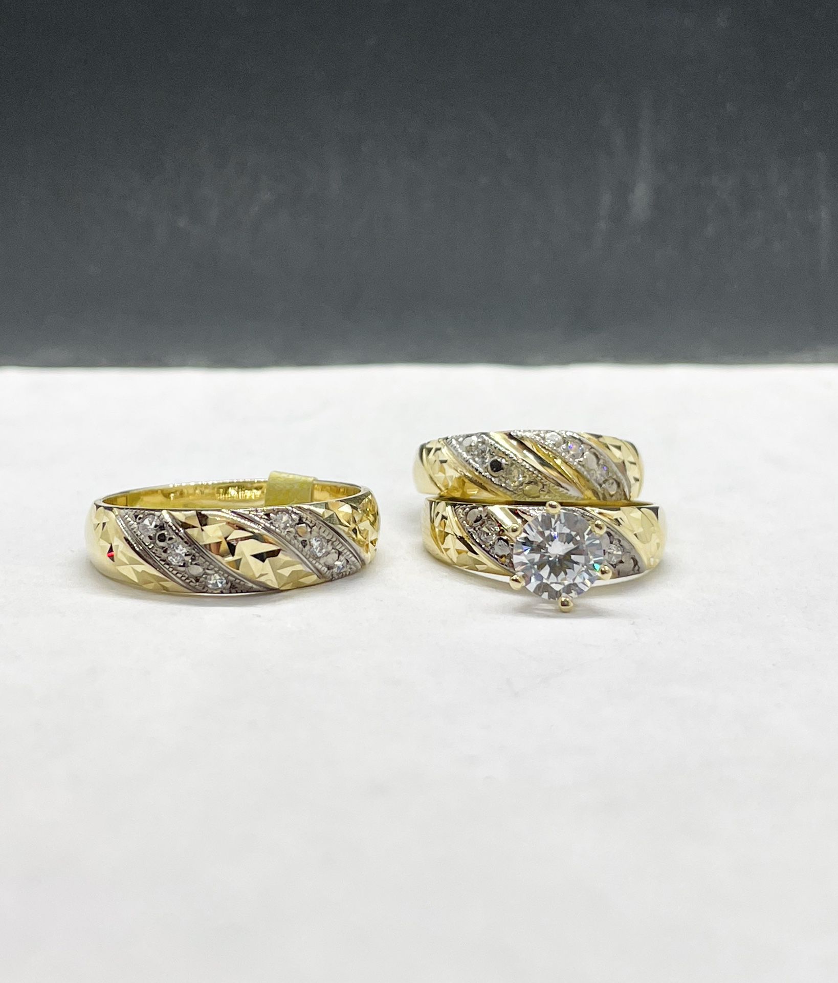 14k solid  Gold  set wedding  ring