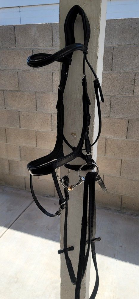 Bridle With Snaffle Bit