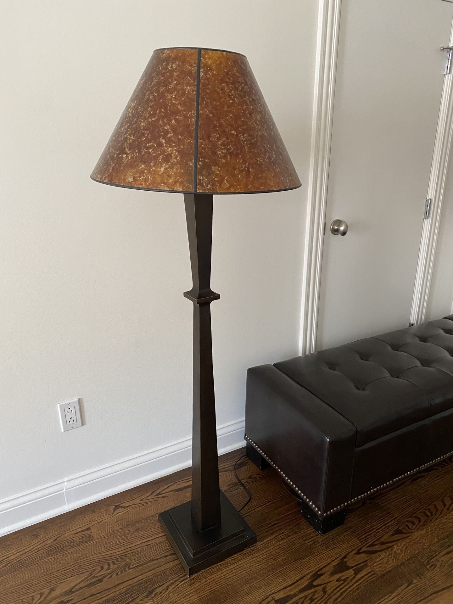 5’ Mission Style Floor Lamp With Mica Shade
