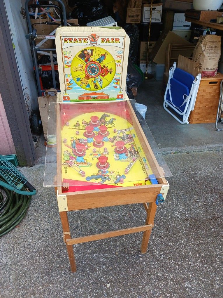Vintage 1950s Kids Pinball Table