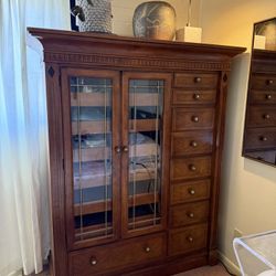 Dresser / Chest 