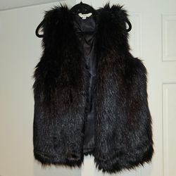womens size small 4-6 faux fur vest