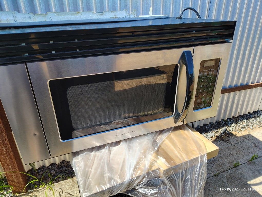 Microwave Great Condition Very Clean Like New