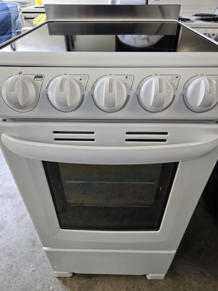 Side-in Electric Range In White 