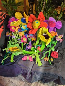 30 Bendable Plush Flowers & Animals