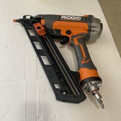 RIDGID Pneumatic 15-Gauge 2-1/2 in. Angled Finish Nailer with CLEAN DRIVE Technology