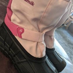 Snow Boots Like New size 6