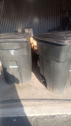 TOTER 96 gal garbage cans