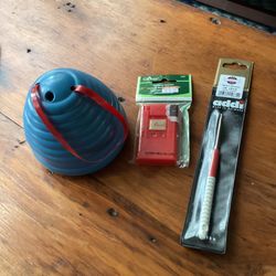 NEW Beehive Yarn Needle Gauge & Holder///Kitting Counter & 3.5 Crochet Hook