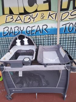 Baby Pack N Play/ Playpen