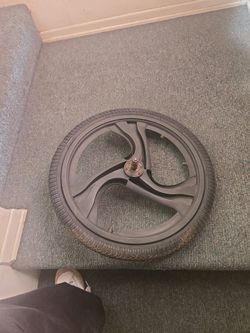3-Spoke Mag Wheel with Tire