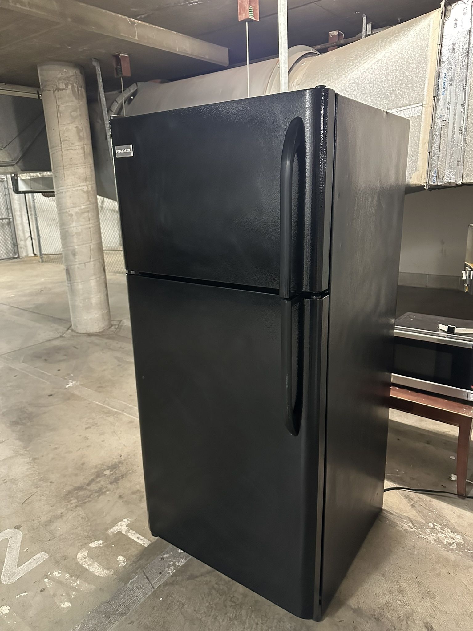 Frigidaire 18.2 cu. ft. top-freezer refrigerator
